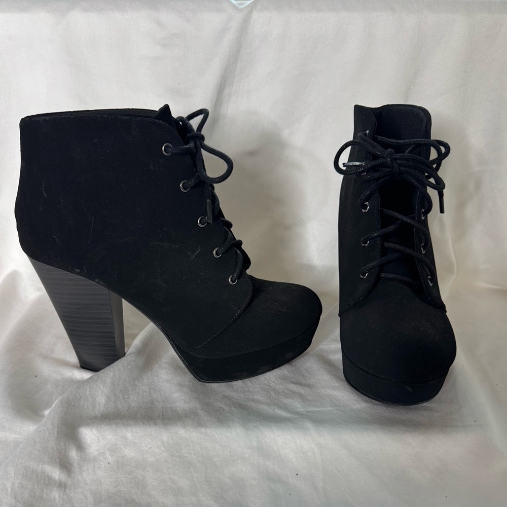 Soda Black Heeled Lace-Up Boots